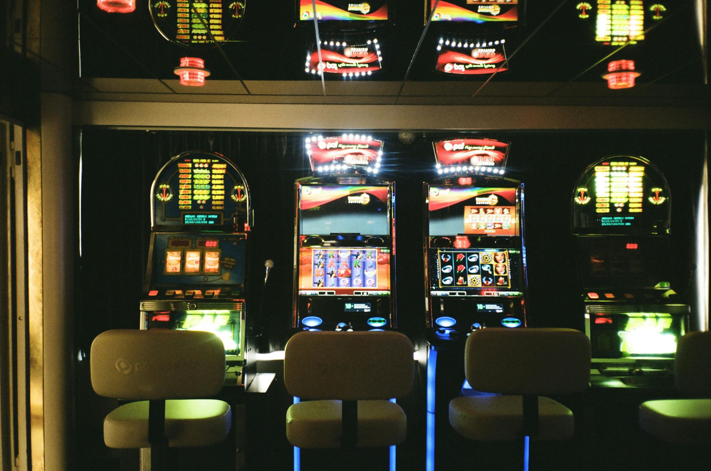hokiraja login platform interface showing sportsbook and live-dealer sections
